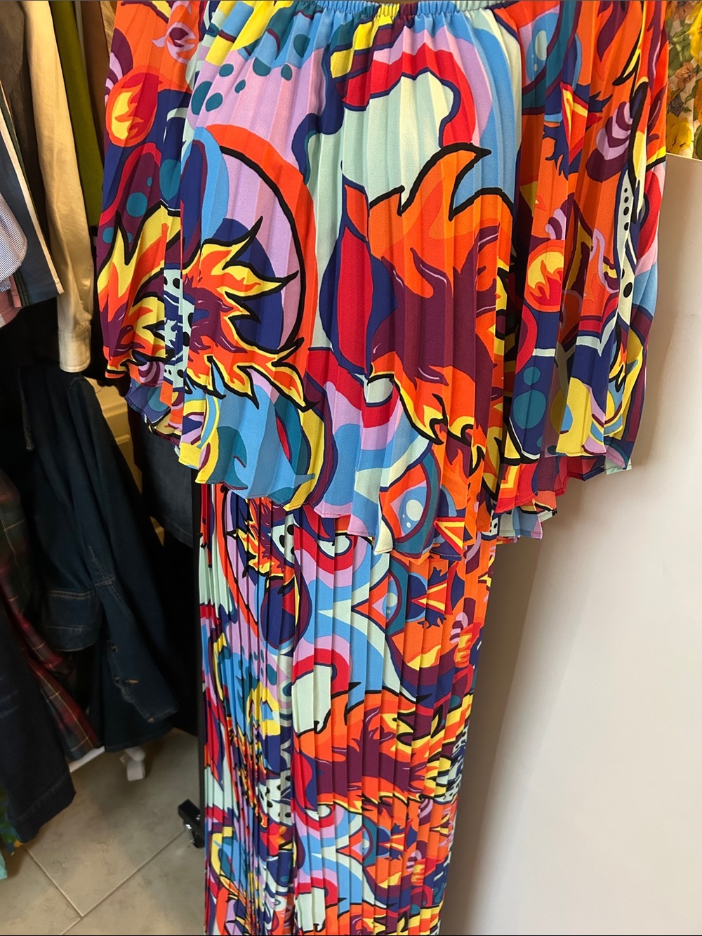 Ashley Stewart Vibrant Multicolor Abstract Pleated top and bottom